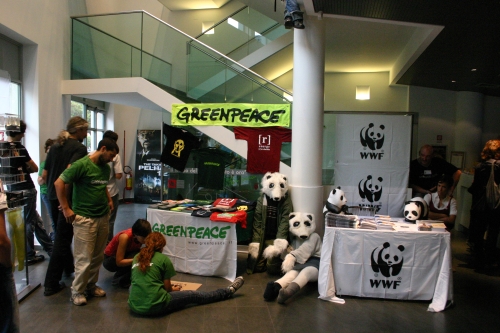 WWF_greenpeace_cinema_aquila