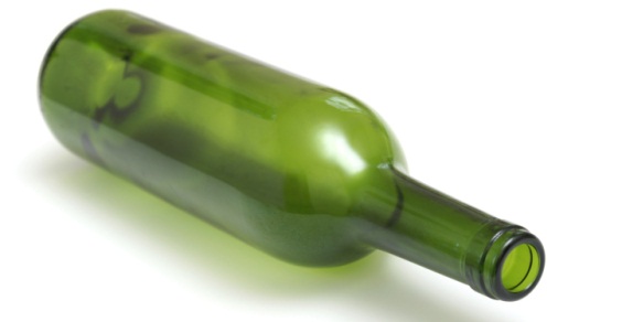 13 idee dal mondo per riciclare creativamente le bottiglie di vetro di vino  o birra - greenMe
