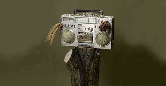 cassetta vecchia radio