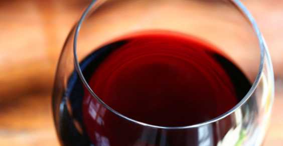 vino rosso analcolico