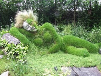 woman-grasss-sculptures