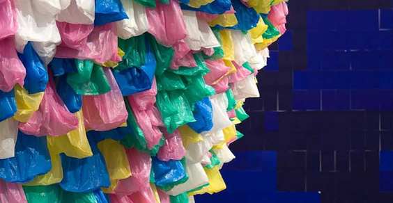 Plastic Bags: un enorme alveare di buste di plastica in mostra a Roma -  greenMe