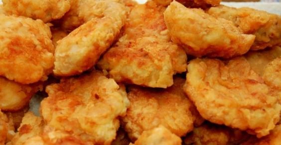 Chicken nuggets: sai cosa c'è dentro le pepite di pollo? - greenMe