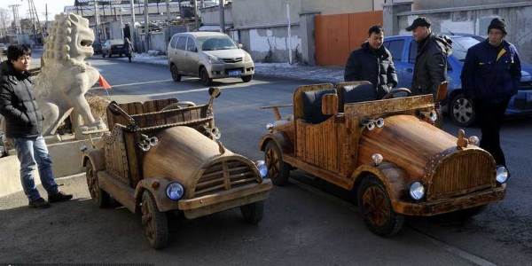 auto elettrica legno