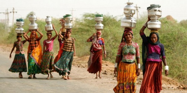 donne acqua india cover