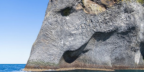 rock formation elephant heimaey iceland 22