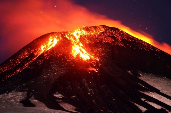 53879 eruzione del vulcano villarica cile marzo 2015