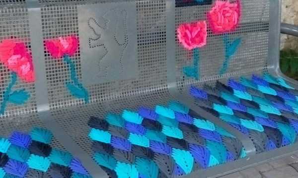 Embroidered street benches by Talya Tomer Schlesinger 2 1020x610