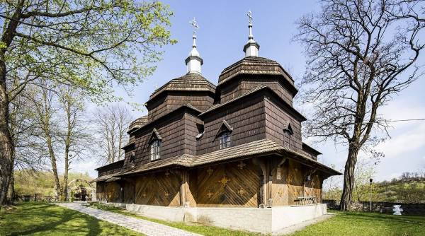 3 ok wooden st nicholas church sapohiv ukraine 1