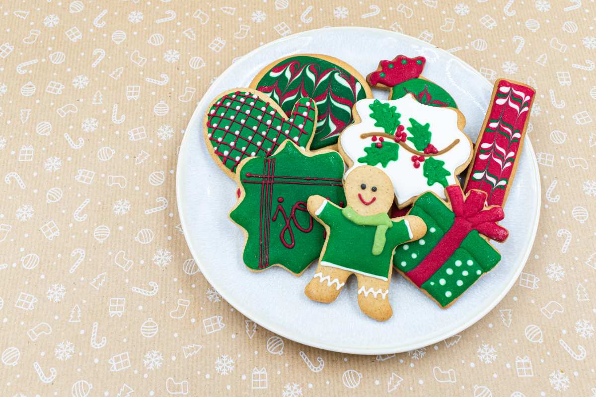 Preparare i biscotti di Natale con i bambini