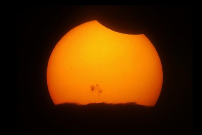 eclissi parziale sole 11 agosto 2018