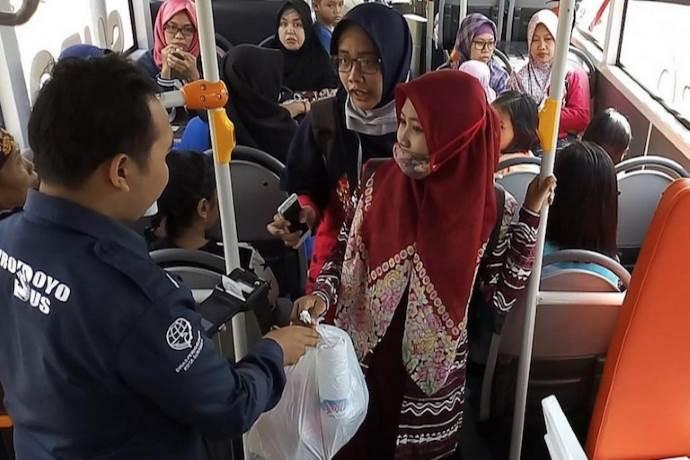 indonesia plastica bus