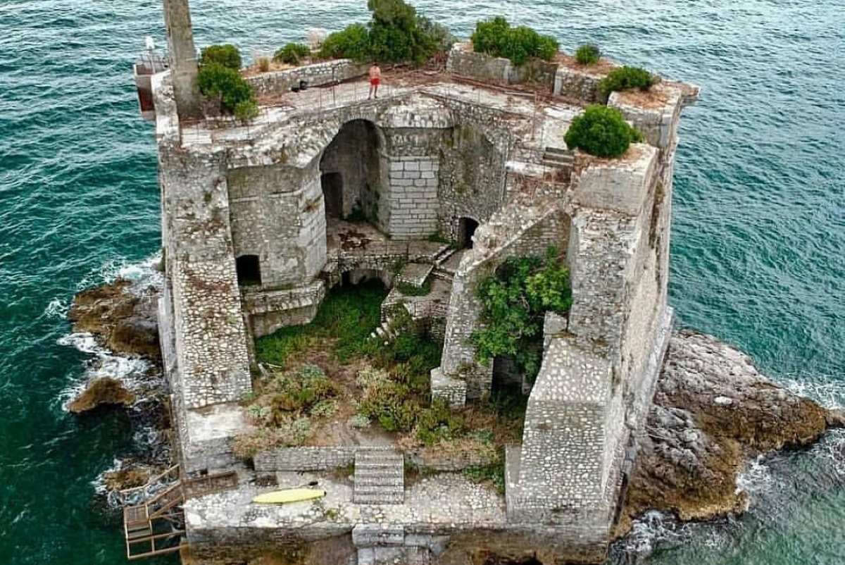 Small Island Castel