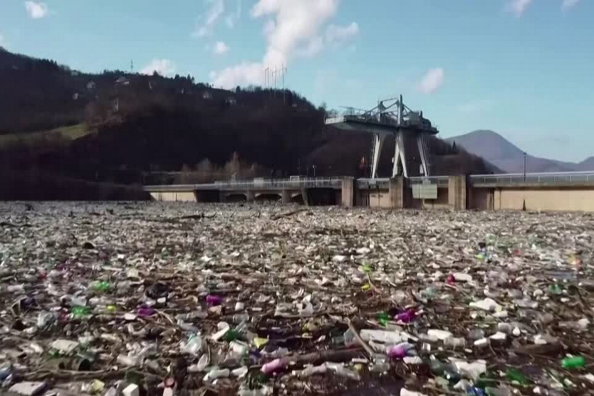 serbia-lago-rifiuti