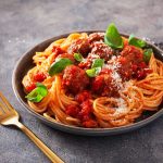 spaghetti salsa pomodoro polpette video virale