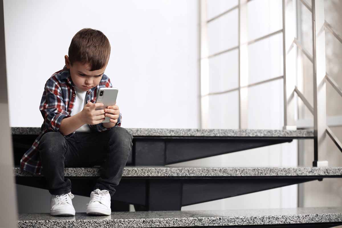 dipendenza smartphone bambini