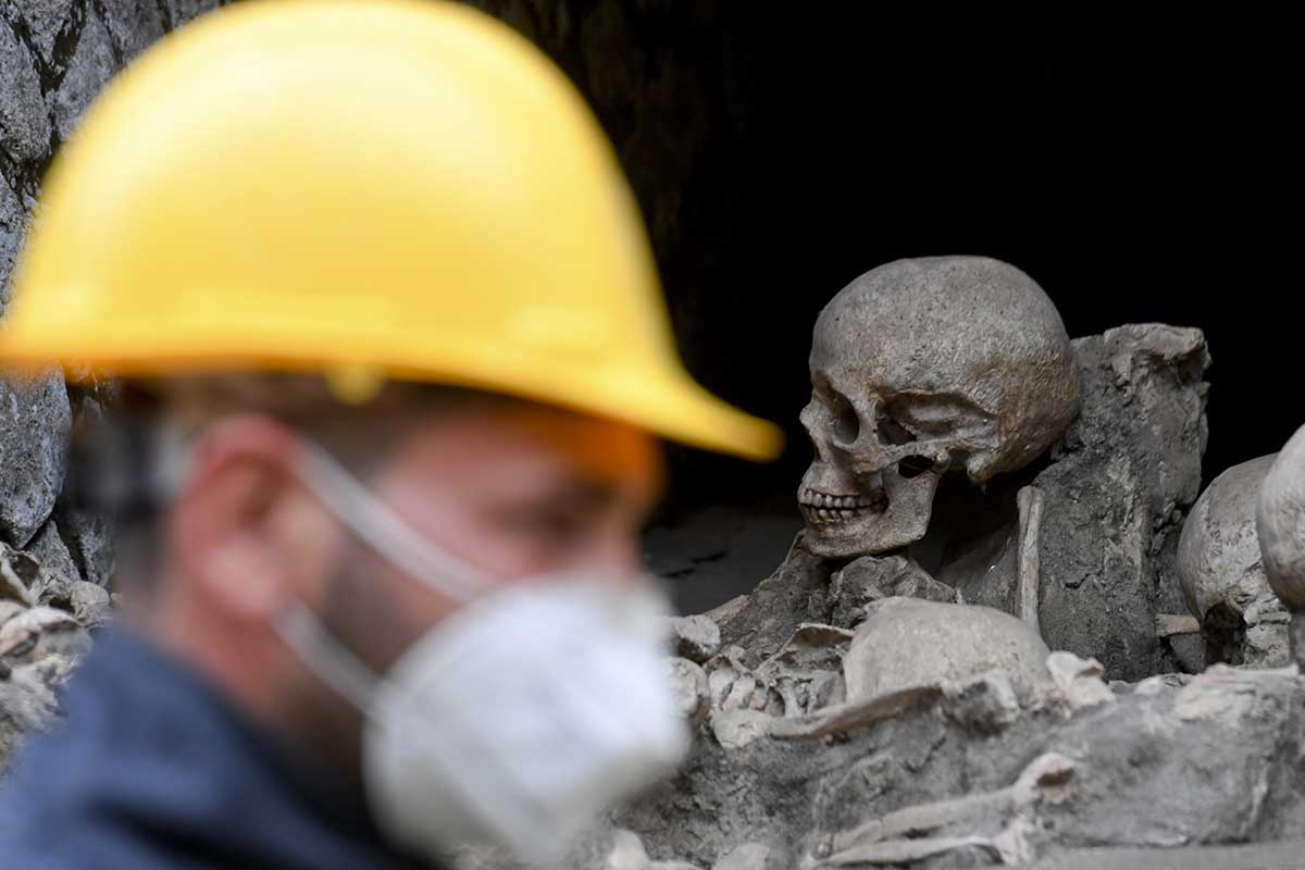 scoperta archeologica ercolano scheletro fuggiasco