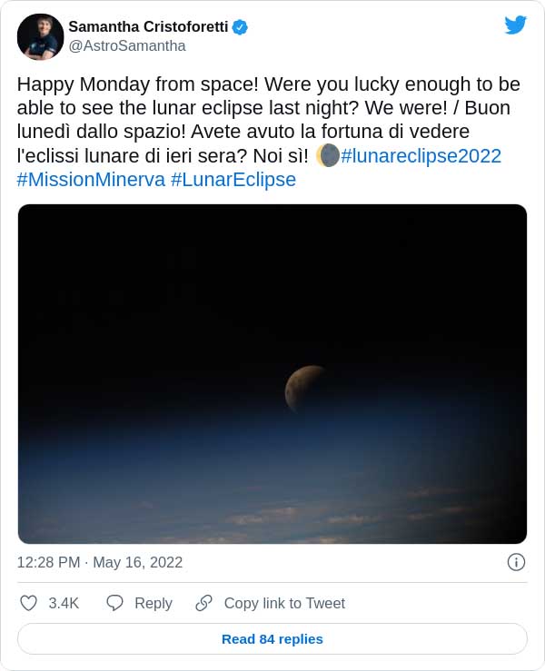 luna eclissi dallo spazio tweet astrosamantha