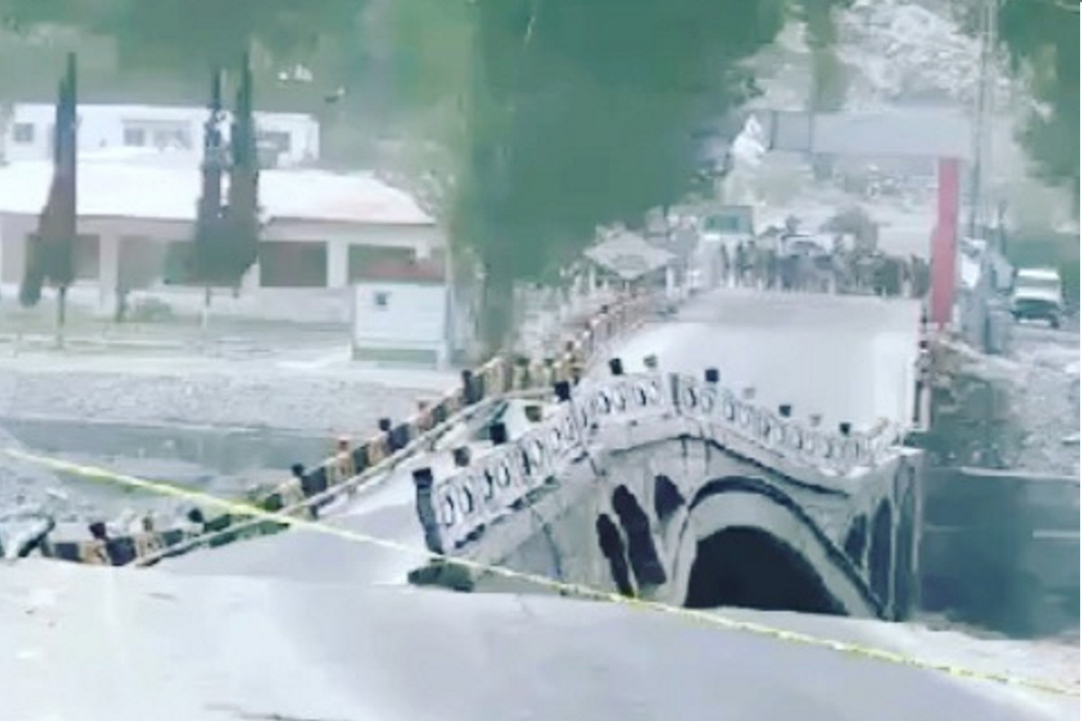 ponte pakistan crollo
