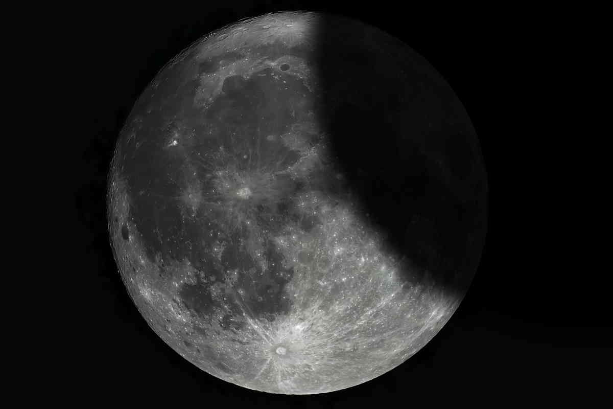 eclissi di luna del castoro 8 novembre 2022