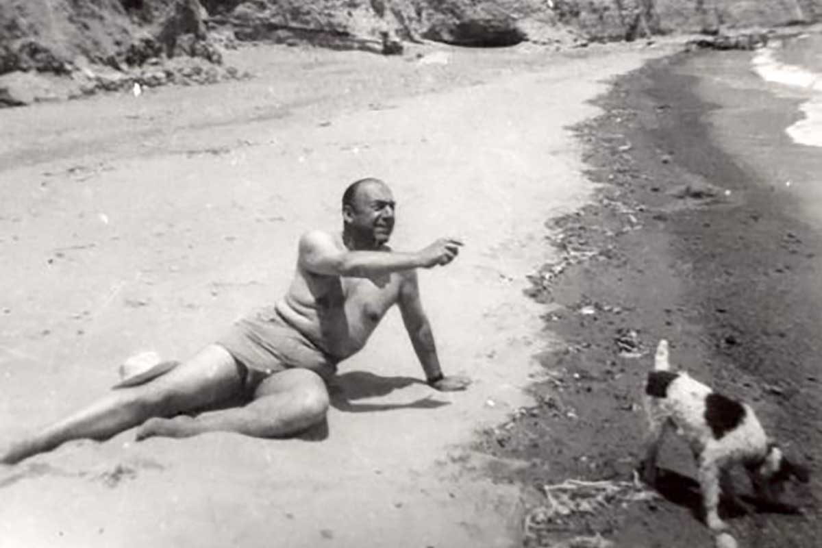 Pablo Neruda al mare con cane