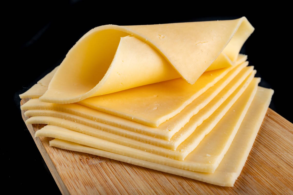 Sai perché non mangio le fettine di formaggio fuso nel toast? (Il motivo  non è quello che immagini) - greenMe