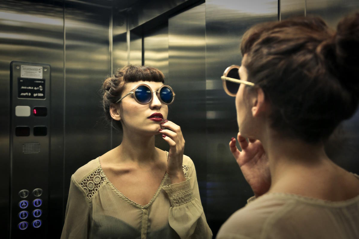 specchio in ascensore