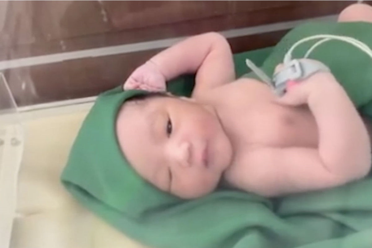 neonata abbandonata indonesia