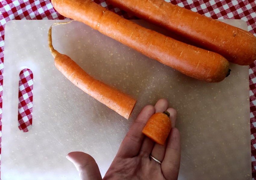 tagliare una carota