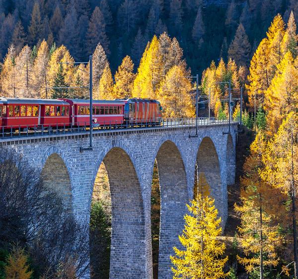 La ferrovia retica nel paesaggio dell'Albula e del Bernina
