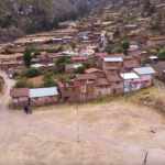 Villaggio di sole donne in Perù