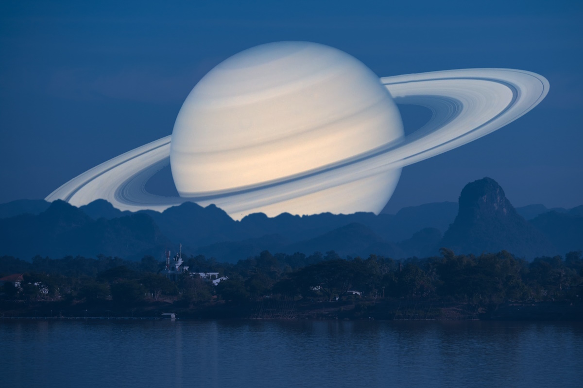 In a few days we won’t be missing Saturn in its full splendor!