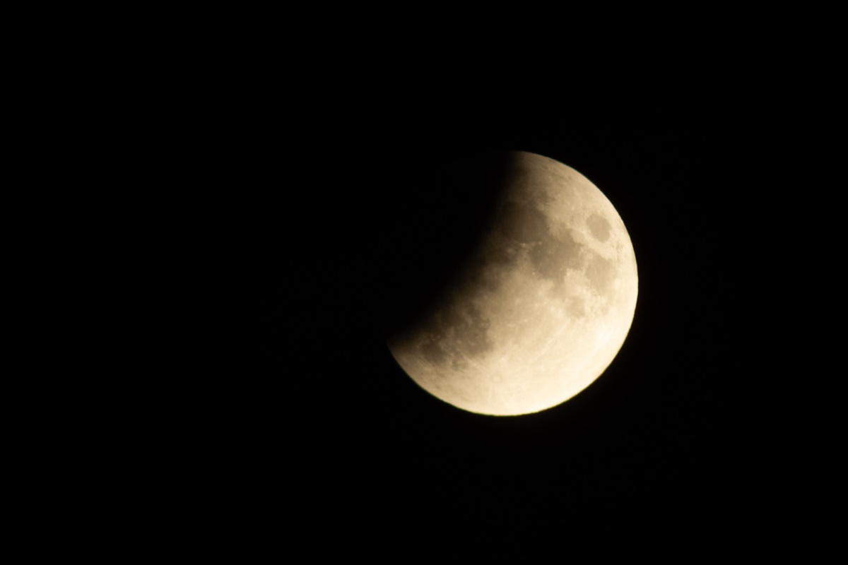 eclissi parziale di luna 28 ottobre 2023