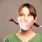 masticare un chewing gum