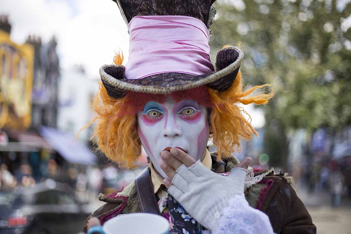 Scopri come realizzare dei bellissimi costumi di Carnevale fai da te  ispirati ad Alice nel Paese delle Meraviglie - greenMe