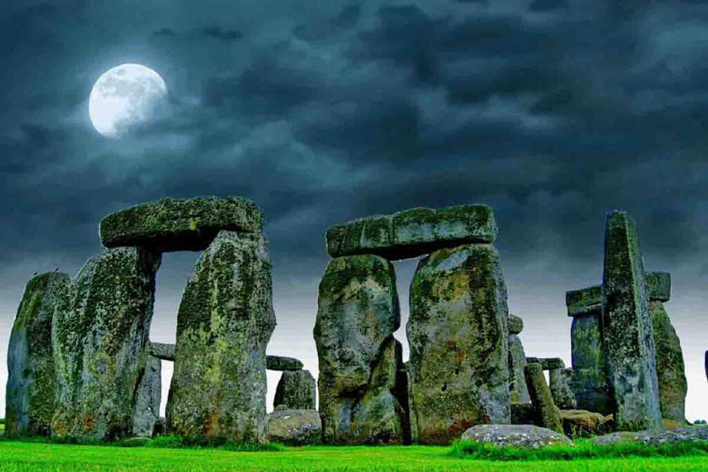 Stonehenge potrebbe avere un collegamento sorprendente con la Luna